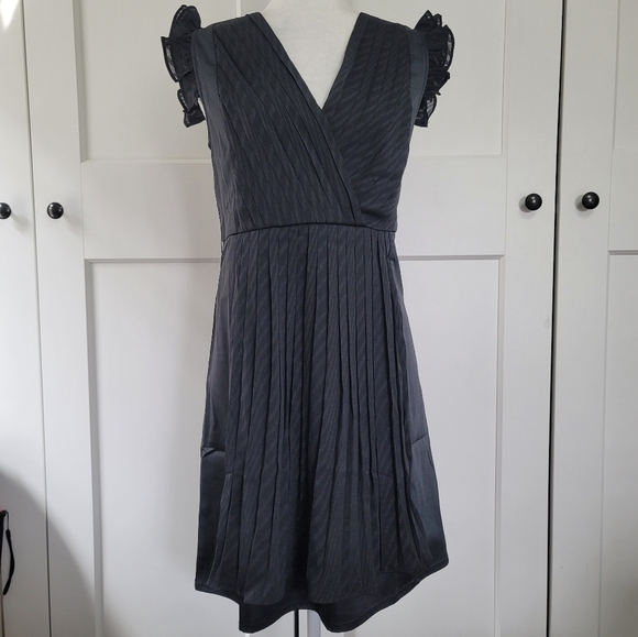 C.Luce black pleated vneck dress - Picture 3 of 8